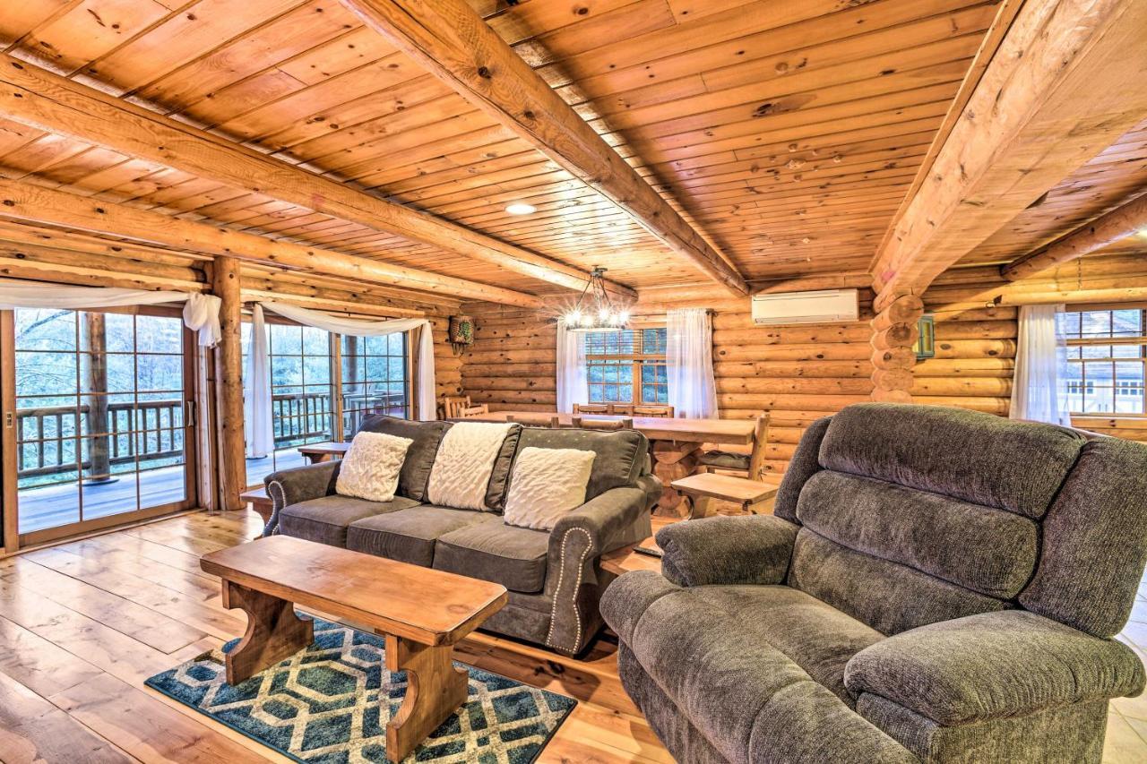 Spacious Cabin With Decks Near Saratoga Springs Middle Grove Exteriör bild